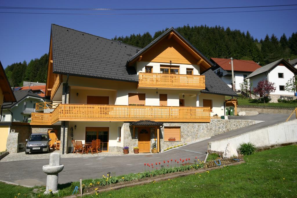 Apartments Karmen Rateče Eksteriør billede